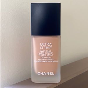CHANEL ULTRA LE TEINT FOUNDATION B30